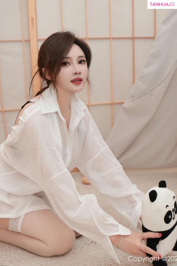 周妍希 奶瓶土肥圆 [XiuRen]高清写真图 2023.11.16 No.7672 Carol周妍希 美腿丝袜第16张图片